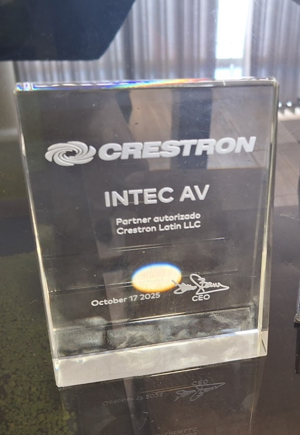 Reconocimiento de Crestron a Intec-AV como partner autorizado