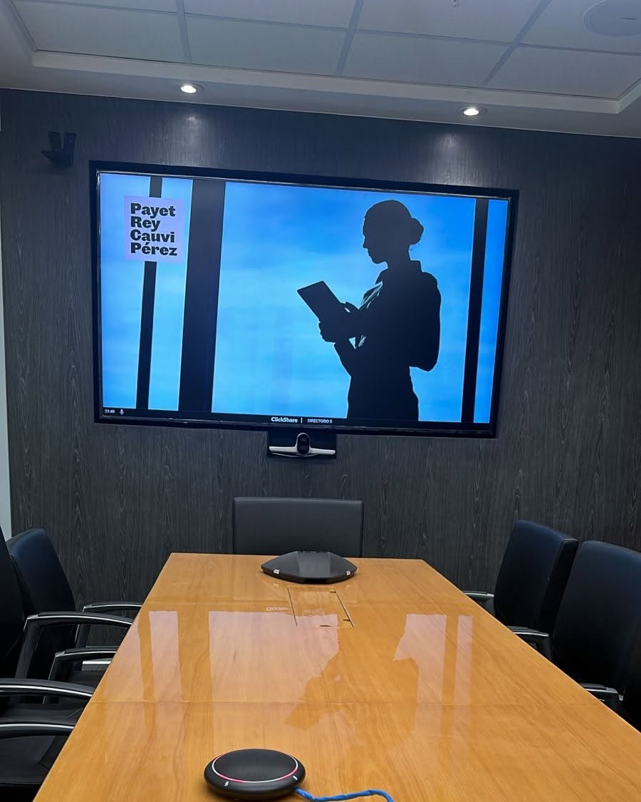 Salas de reuniones con automatización Crestron